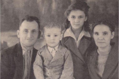 семья Ани. 1949 г.